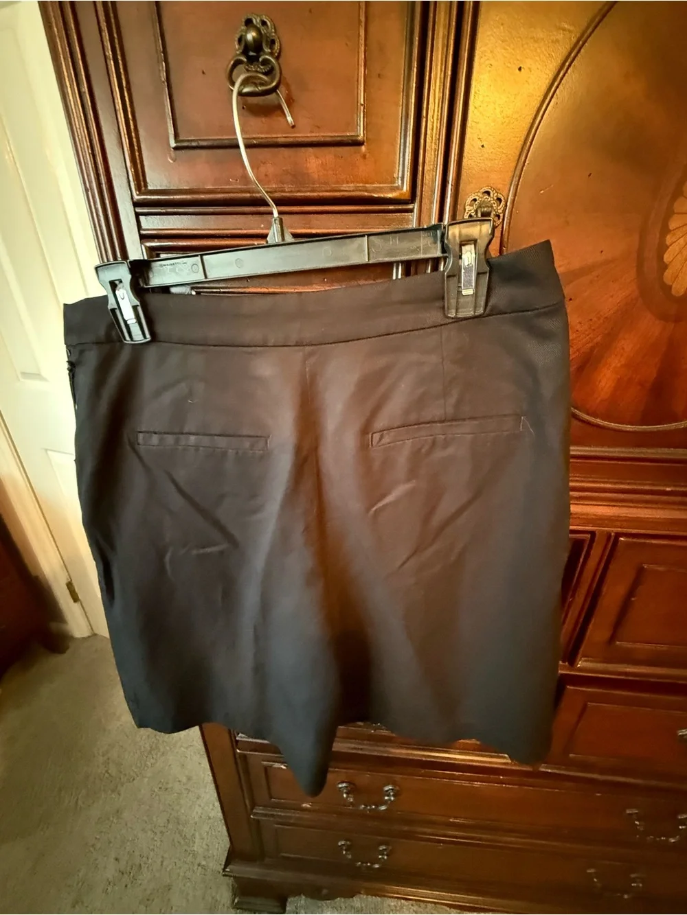 LOFT Black Pleated Front Bermuda Shorts Size 10 NWT